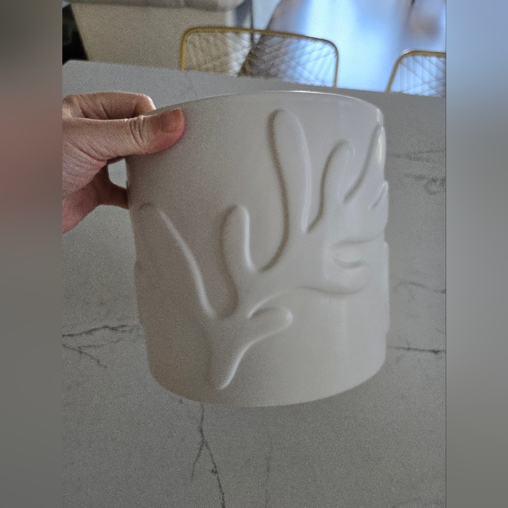 NWT. H&M White Ceramic Planter with Leaf Design 7x7